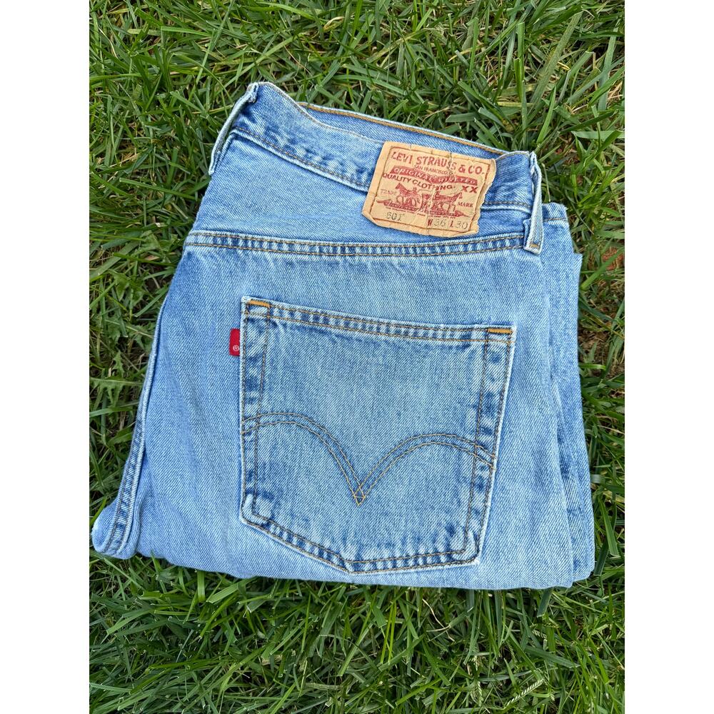 90s Levi’s 505 Jeans, Light Wash, Blank Red Tab (W36 L30)